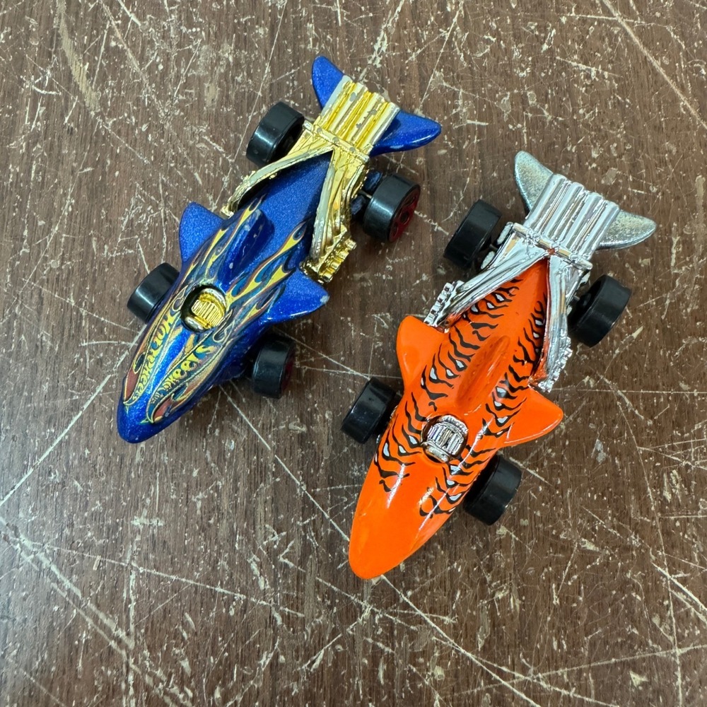 Pair (2)‎ Hot Wheels Track Aces Sharkruiser 1986 Diecast Car Orange Blue Vintage